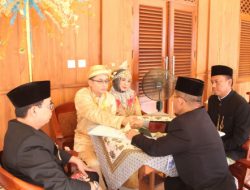 Munjirin Jadi Saksi Nikah Massal  Sebanyak 57 Pasang di Setu Babakan