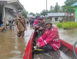 Pengecekan Kondisi Banjir di Dusun Mengkiang dan Dusun Borang, Kecamatan Kapuas, Kabupaten Sanggau