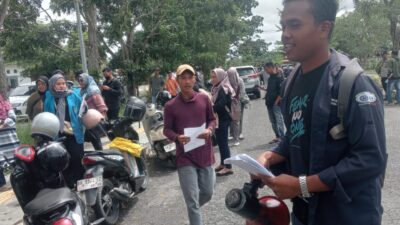 Ratusan Warga Datangi Kejari Muaro Jambi, Warga: Bebaskan Rahmat  Dari Hukum Atas Laporan Kades