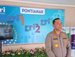 Kapolresta Pontianak Sosialisasikan Hotline 110 “Mudik Aman, Keluarga Nyaman” di Podcast Lintas Pagi RRI Pontianak