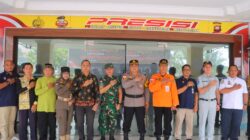 Dandim 1205/Sintang Hadiri Apel Gelar Pasukan Operasi Ketupat Kapuas Tahun 2025 Polres Sintang 