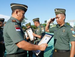 Pangdam XII/Tpr Beri Penghargaan Prajurit Berprestasi