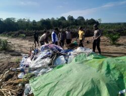 Dukung Ketahanan Pangan, Polsek Mandor Bersama Warga Bersihkan Dan Siapkan Lahan Tanam