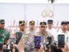 Hadiri Ground Breaking Asrama Polresta Samarinda  Kapolri Bagikan Sumur Bor Sembako Ke Warga