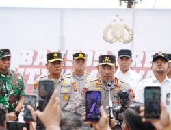 Hadiri Ground Breaking Asrama Polresta Samarinda  Kapolri Bagikan Sumur Bor Sembako Ke Warga