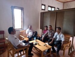 Kanit Binmas Polsek Sengah Temila Jalin Silaturahmi dengan Kades Keranji Mancal