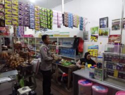 Anggota Polsek Mandor Gencarkan Patroli Siang Wujudkan Lingkungan Aman 
