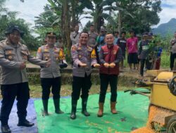 Polres Landak Bersama Pamatwil Dan Kelompok Tani Nyimpuk Laksanakan Panen Raya Jagung Tahap II 
