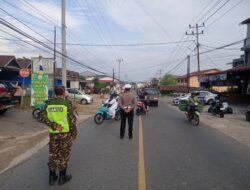 Meski Hari Libur Satlantas Polres Landak Atur Aris Lalu Iintas 