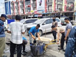 Sambut Idul Adha 1446 H Polres Sambas Dukung Perkim-LH, BPKS Sambas Dan Rutan Sambas Bergabung Gelar Aksi Bersih-Bersih Pasar