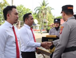 Kapolresta Pontianak Berikan Penghargaan kepada 22 Personel Berprestasi