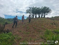 Ketahanan Pangan Menjadi Prioritas Polsek  Air Besar Gandeng Warga Garap Lahan