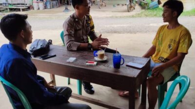 Personel Polsek Sokan Sambangi Warga