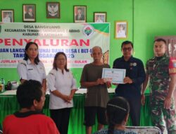 Mengatasi Kesulitan Rakyat Babinsa Koramil 1019-06/PLM Dampingi Penyaluran BLT Dana Desa