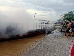 Polsek Kawasan Pelabuhan Dwikora Amankan Kejadian Kebakaran Kapal KM Mekar Jaya 01 di Pelabuhan Senghie
