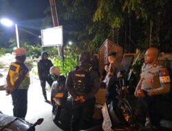 Patroli Enggang Polresta Pontianak Bubarkan 2 Remaja Yang Nongkrong Di Jalan Ahmad Yani