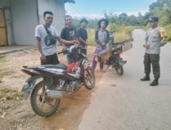 Cegah Gangguan Kamtibmas Polisi Lakukan Patroli Sambang Di Desa