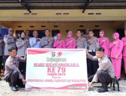Hari Bhayangkara ke-79 Polresta Pontianak Lakukan Anjangsana Ke Purnawirawan Personel Sakit Dan Warakawuri