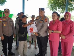 Polres Kapuas Hulu Tebar Kepedulian Lewat Bansos Hari Bhayangkara ke-79
