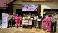 Polsek Sengah Temila Salurkan Bansos Untuk Warga Kurang Mampu