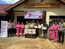 Polsek Sengah Temila Salurkan Bansos Untuk Warga Kurang Mampu