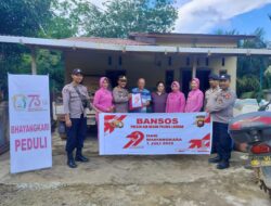 Peduli Dan Berbagi  Polsek Air Besar Salurkan Bansos Sambut HUT Bhayangkara ke-79