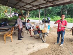 Anggota Polsek Air Besar Temui Warganya Beginilah Penyampaiannya Yang Bikin Hati Tersentuh
