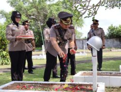 Sambut Hari Bhayangkara ke-79 Polresta Pontianak Gelar Ziarah Ke TMP Dharma Patria Jaya