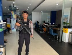 Personel Sat Samapta Laksanakan Pengamanan Objek Vital Di Bank Negara Indonesia BNI Ketapang