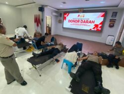 Polres Sintang Gelar Aksi Donor Darah Peringati Hari Bhayangkara Ke-79