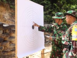 Jaga Kemahiran, Prajurit Kodim 1204/Sanggau Ikuti Latihan Menembak Senapan Dan Pistol