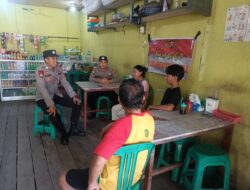 Personil Polsek Menjalin Jumat Curhat Untuk Mendengarkan Keluh Kesah Dari Masyarakat