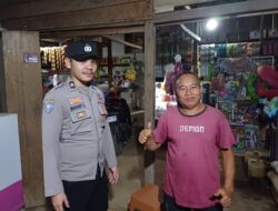 Ngopi Bareng Dengan Warga Polisi Temui Warga Yang Sedang Santai Malam Hari