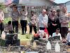 Kapolresta Pontianak Takziah ke Pemakaman Istri Dari Wakapolsek Pontianak Timur