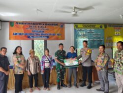 Pastikan Aman Dan Tepat Sasaran Babinsa Koramil 1209–05/Sml Dampingi Penyaluran BLT DD Tahap II