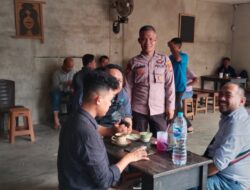 Dekatkan Diri dengan Masyarakat, Polisi Aktif Sambangi Warga di Warung Dan Toko