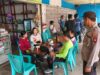 Patroli Siang Polsek Mandor Disambut Hangat Warga
