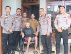 Kapolres Melawi Serahkan Bantuan Kursi Roda