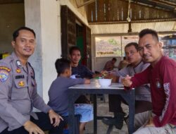 Piket Penjagaan Polsubsektor Jelimpo Laksanakan Patroli Ke Sekitaran Pasar Untuk Memastikan Situasi Kondusif