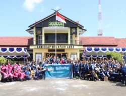 Kapolres Ketapang Laksanakan Olahraga Bersama Personel Dan Bhayangkari Polres Ketapang