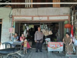Petugas Laksanakan Patroli Siang Dengan Berikan Himbauan Kepada Warganya Untuk Mengajak Bersama Sama Menjaga Keamanan