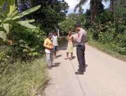 Anggota Lalu Lintas Polsek Menyuke Ke TKP Laka Tunggal