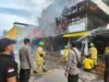Polres Sintang Cek Lokasi Pasca Kebakaran 9 Ruko Di Jalan WR Supratman Kerugian Capai Rp 15 Miliar