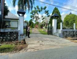 Polsek Menjalin Pastikan Keamanan Ibadah Minggu Di Gereja St Petrus Dan Paulus Menjalin