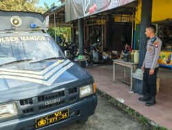 Meski Libur Polsek Mandor Tetap Siaga Patroli Siang Intensifkan Pengawasan Di Titik Rawan Pencurian