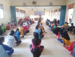 Ps. Kanit Lantas Polsek Mandor Tekankan Bahaya Knalpot Brong dan Narkoba kepada Siswa Baru