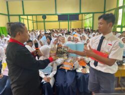 Kasat Narkoba Polres Ketapang Beri Penyuluhan Bahaya Narkoba Kepada Siswa SMAN 3 Ketapang Dalam Rangka MPLS