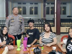 Wujudkan Kamtibmas  Petugas Polsek Sengah Temila Sambangi Anak Muda Saat Patroli Malam