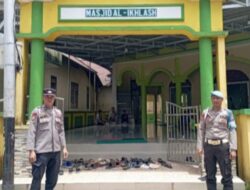 Samapta Polsek Menyuke Lakukan Pengamanan Sholat Pada Hari Jumat