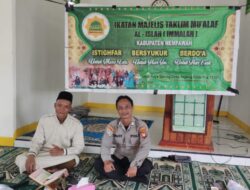 Bhabinkamtibmas Polsek Menjalin Hadiri Pengajian Warga